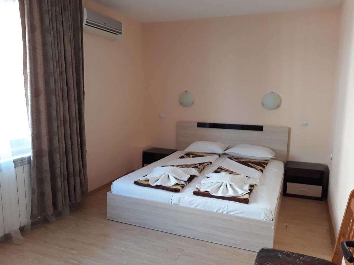 Guest House Lazur Obzor Exterior foto